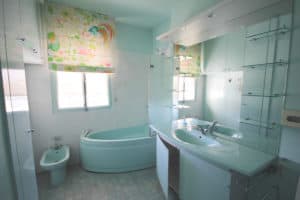 appartement familial 100m2 neuilly salle de bain avant travaux murs et merveilles